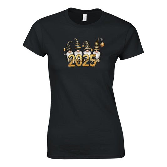 Tailliertes Damen Kurzarm T-Shirt mit Print in gold weiß schwarz - Happy new Year 2025 mit Gnome – perfekt für den Jahreswechsel – viele Farben und große Größen -