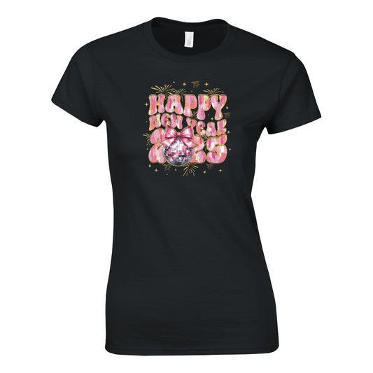 Tailliertes Damen Kurzarm T-Shirt mit Print für den Jahreswechsel – Happy New Year 2025 Glitzerkugel – pink schwarz - auch in großen Größen - Schwarz