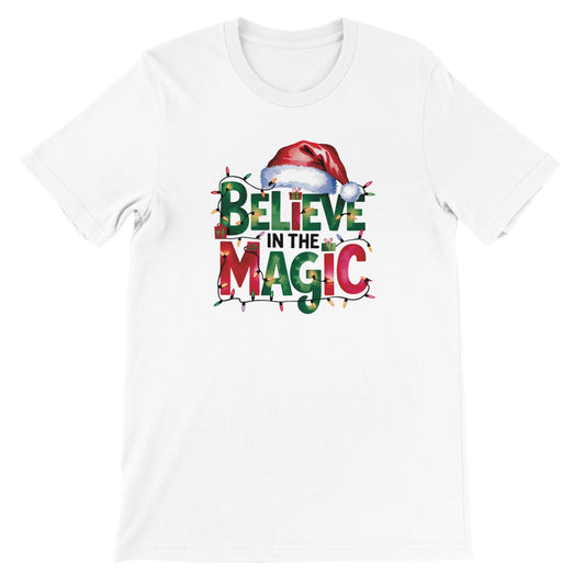 Unisex Kurzarm T-Shirt mit Believe in the Magic Spruch - Print für Weihnachten und Winter - leicht tailliert – viele Farben und große Größen für Damen -