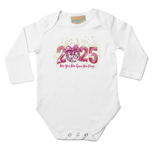 Mädchen Baby Langarm Body mit Aufdruck - 2025 mit Masche und Kugel - pink gold rosa - 100% Baumwolle - Größe bis 18 Monate bzw. 86 - Strampler Body mit Aufdruck - Weiß