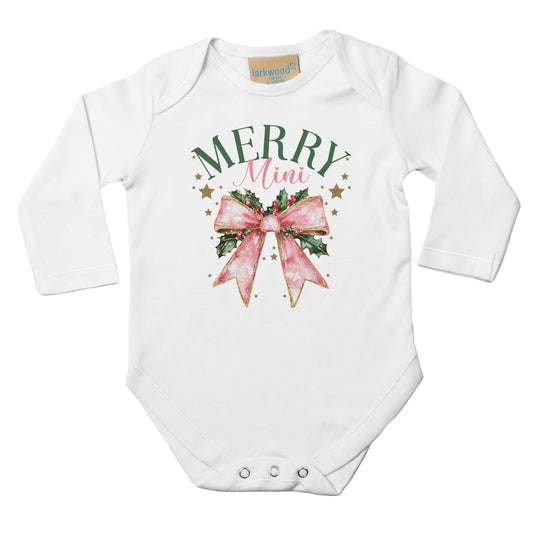 Unisex Baby Langarm Body mit Mädchen Aufdruck Merry Mini - Tochter-Sohn-Mama-Motiv für Weihnachten und Winter - 100% Baumwolle - Größe bis 18 Monate bzw. 86 - Strampler Body mit Muster -