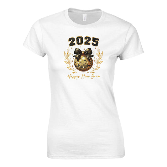 Tailliertes Damen Kurzarm T-Shirt mit Print für den Jahreswechsel – 2025 Happy New Year mit Kugel und Masche – gold schwarz weiß - auch in großen Größen -